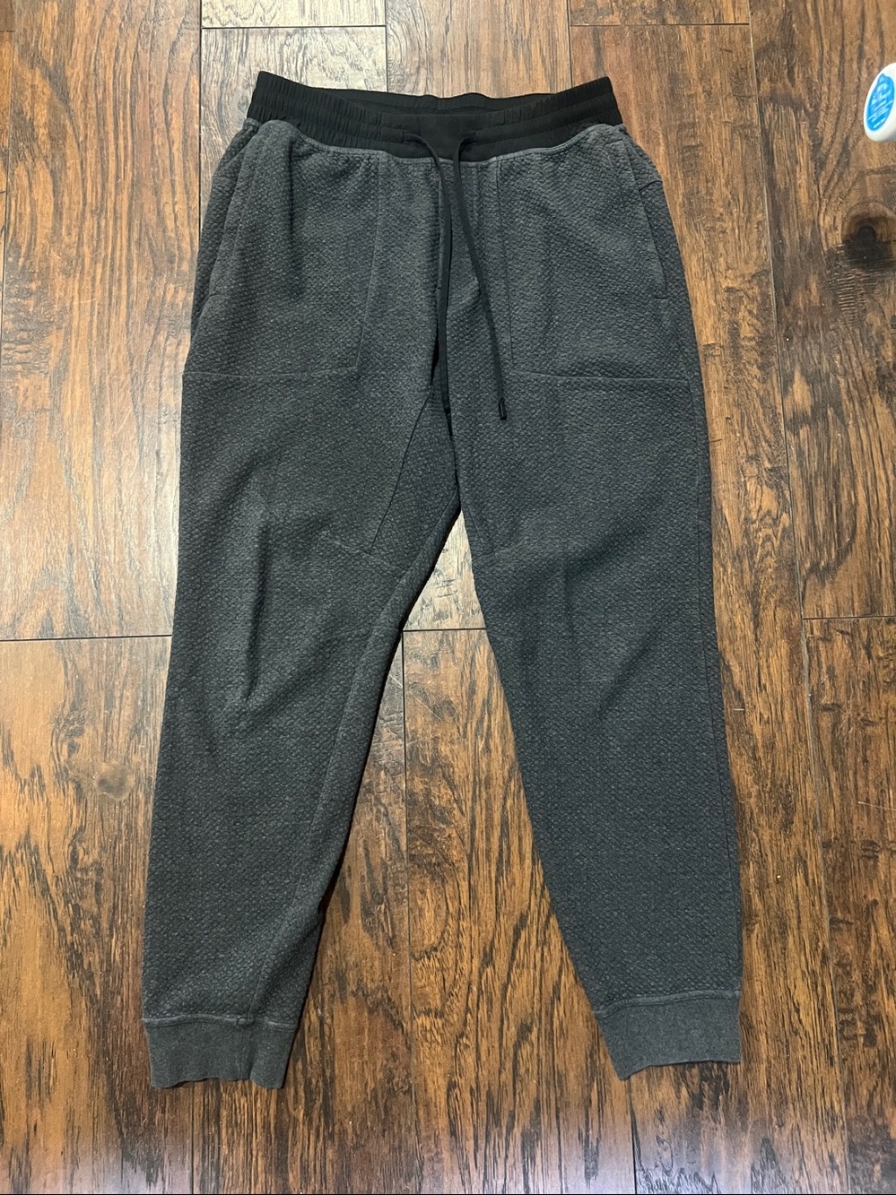 Lululemon men’s At Ease textured joggers size Large